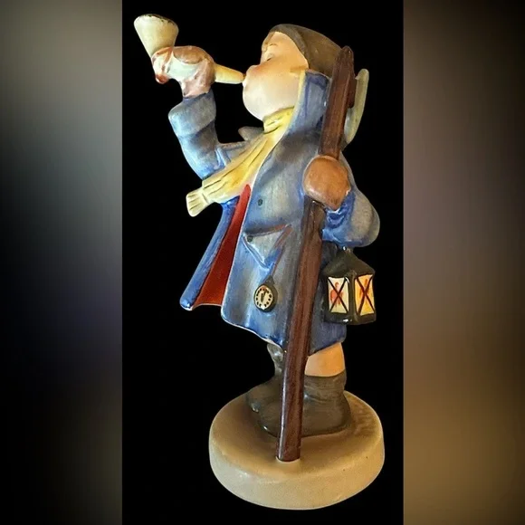 Goebel Hummel “Hear Ye, Hear Ye” #15/0 Figurine - Picture 3 of 5